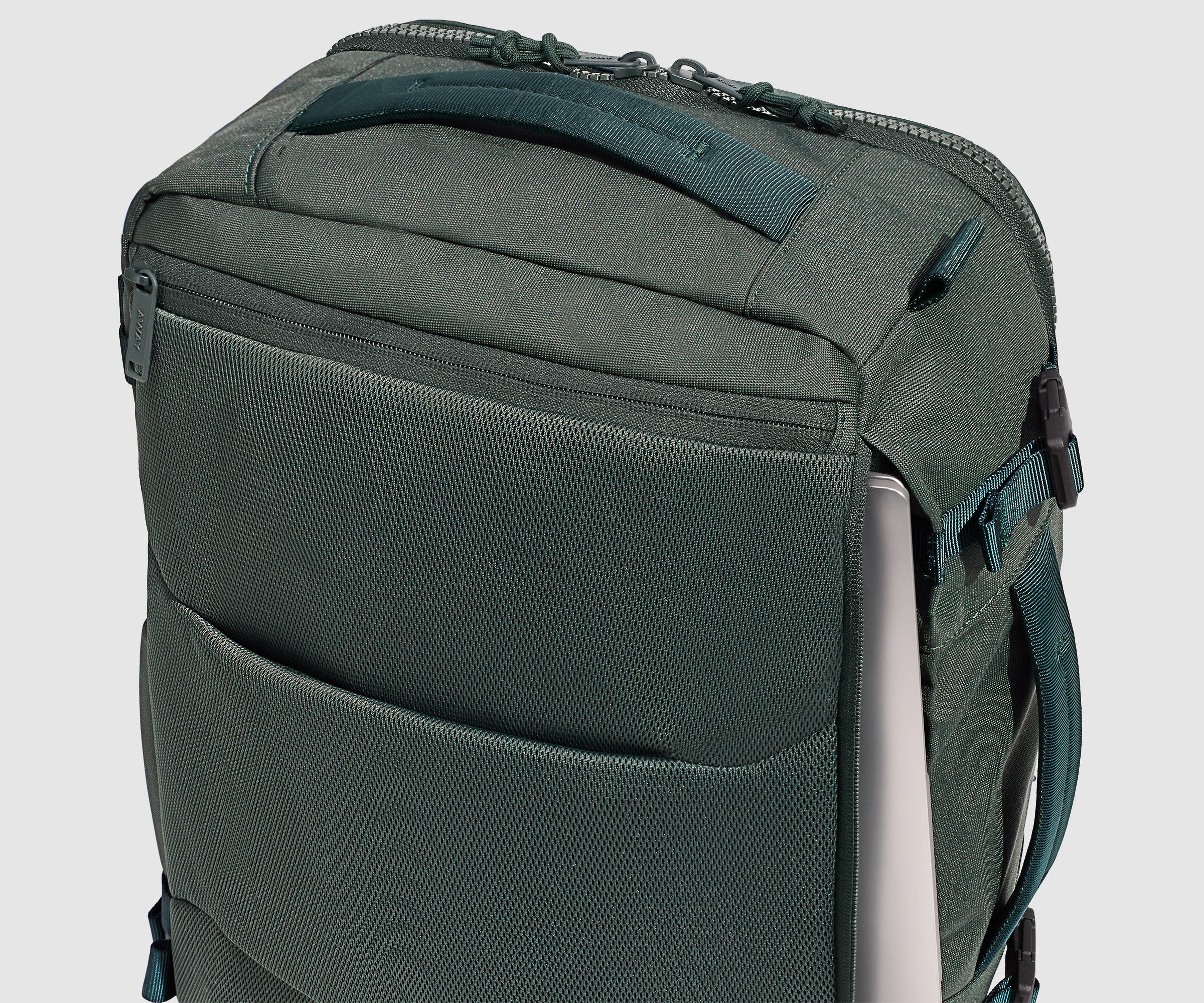 Active Convertible Backpack 25L in Forest Green - Image 4