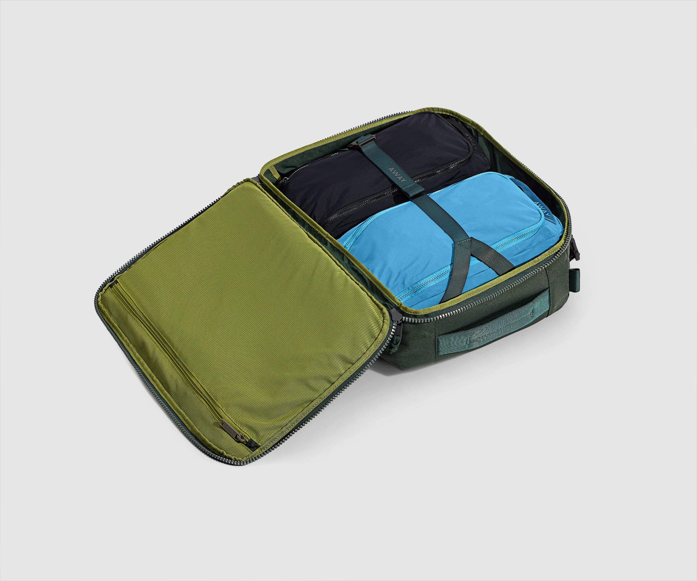 Active Convertible Backpack 25L in Forest Green - Image 5