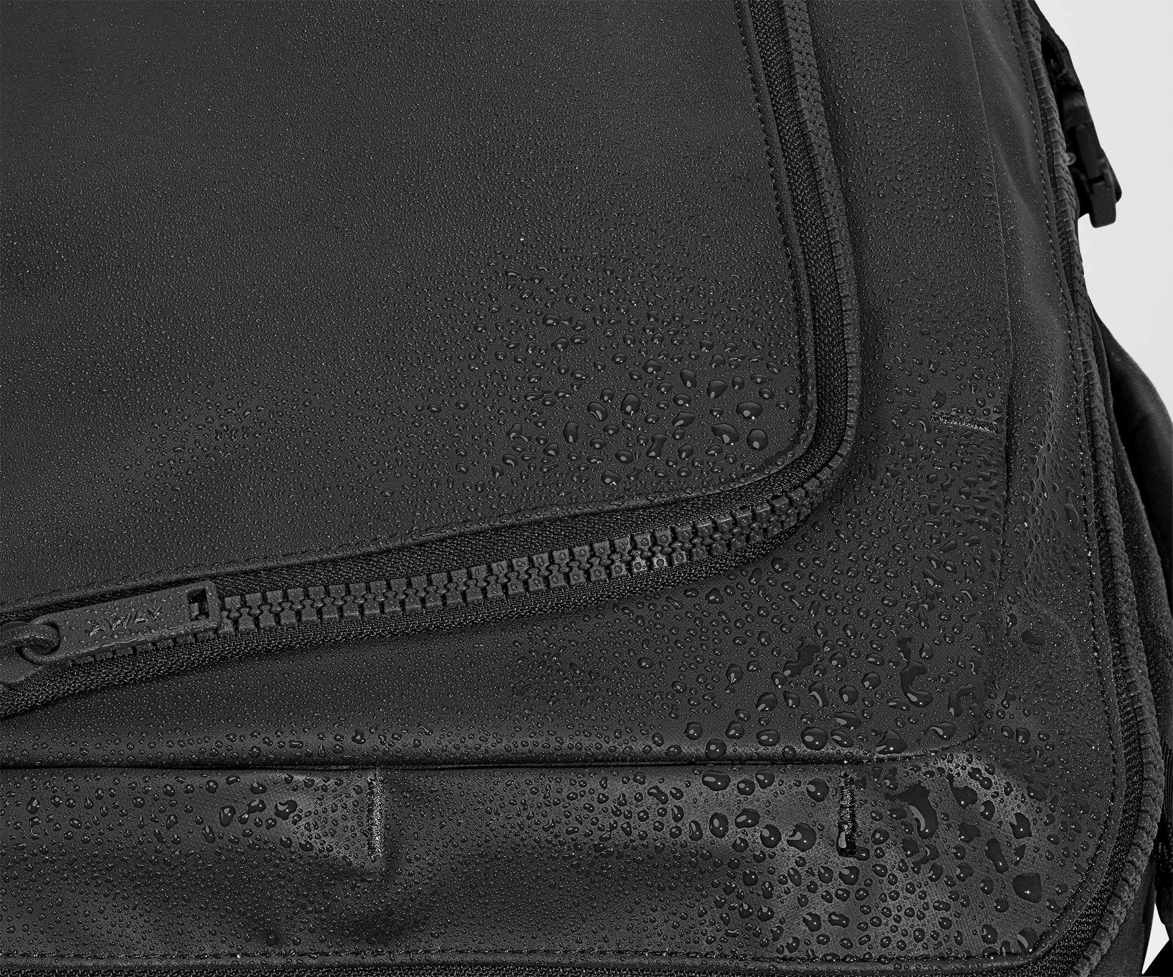 Active Convertible Backpack 25L in Jet Black - Image 8