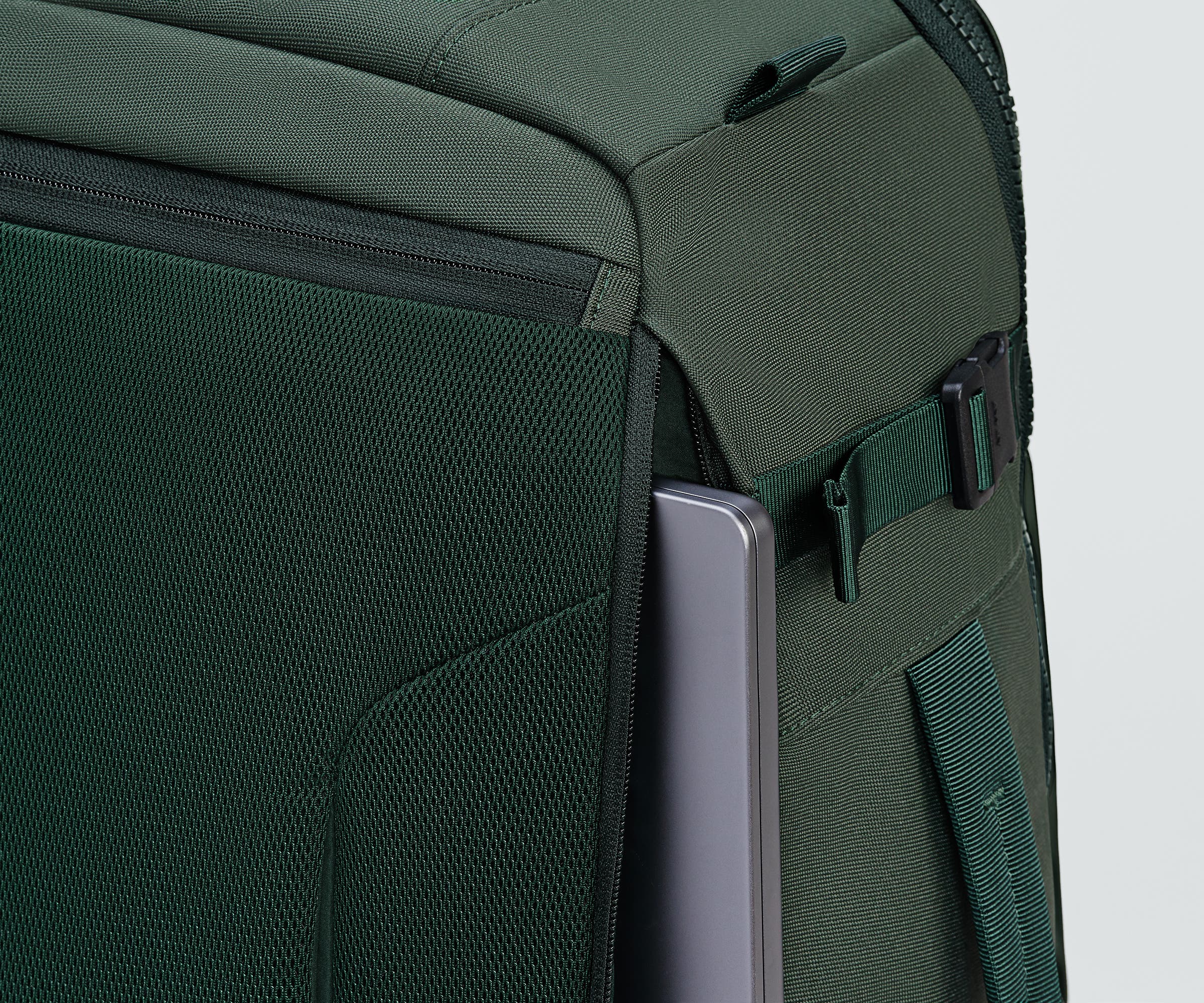 Active Convertible Backpack 45L in Forest Green - Image 5