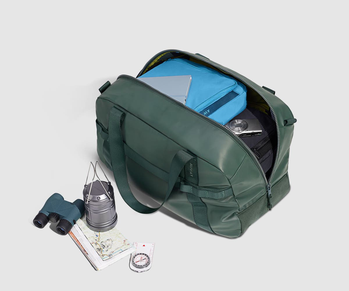 Active Duffle 40L in Forest Green - Image 3