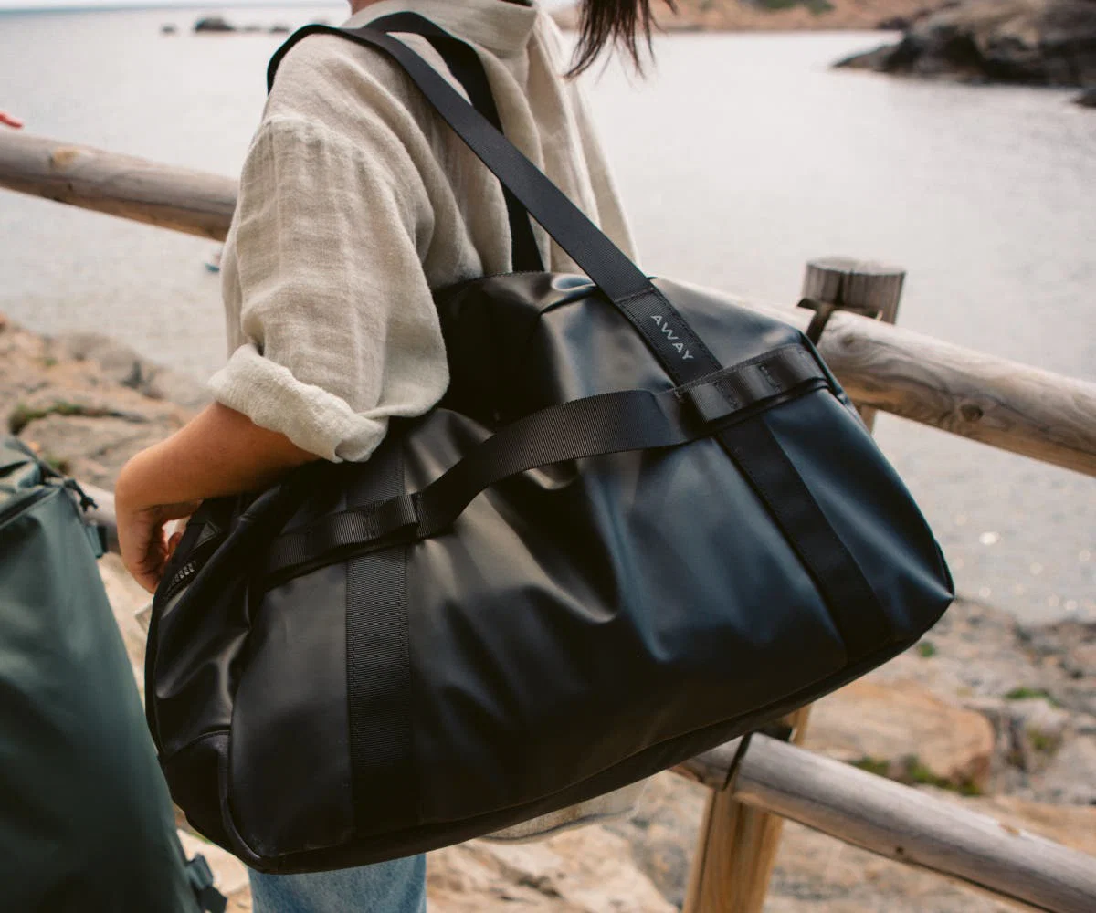 Active Duffle 40L in Forest Green - Image 4