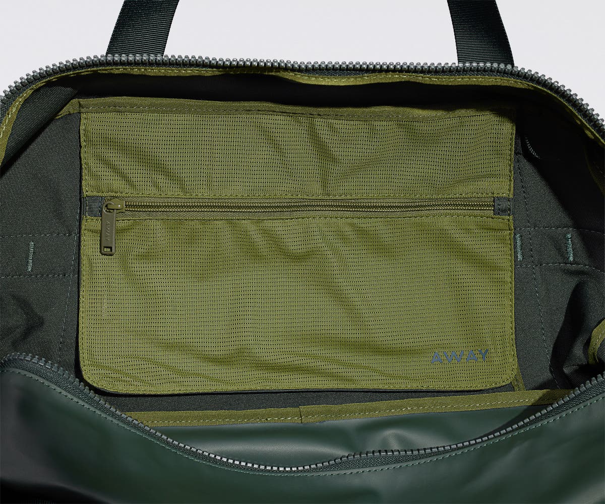 Active Duffle 40L in Forest Green - Image 5