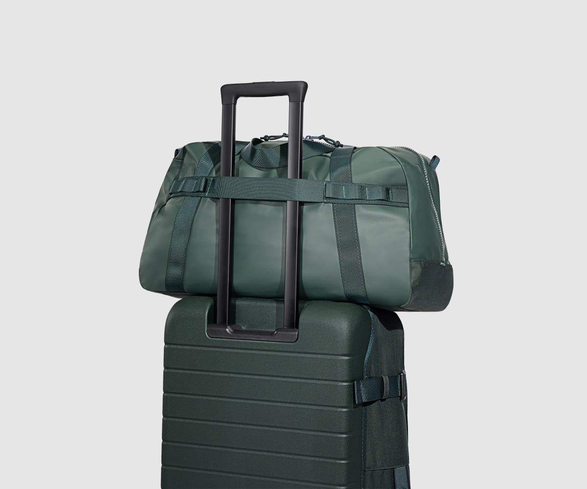 Active Duffle 40L in Forest Green - Image 7