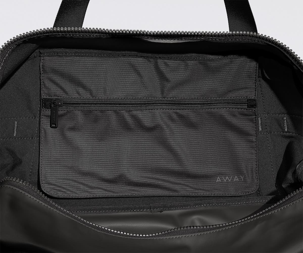 Active Duffle 40L in Jet Black - Image 5