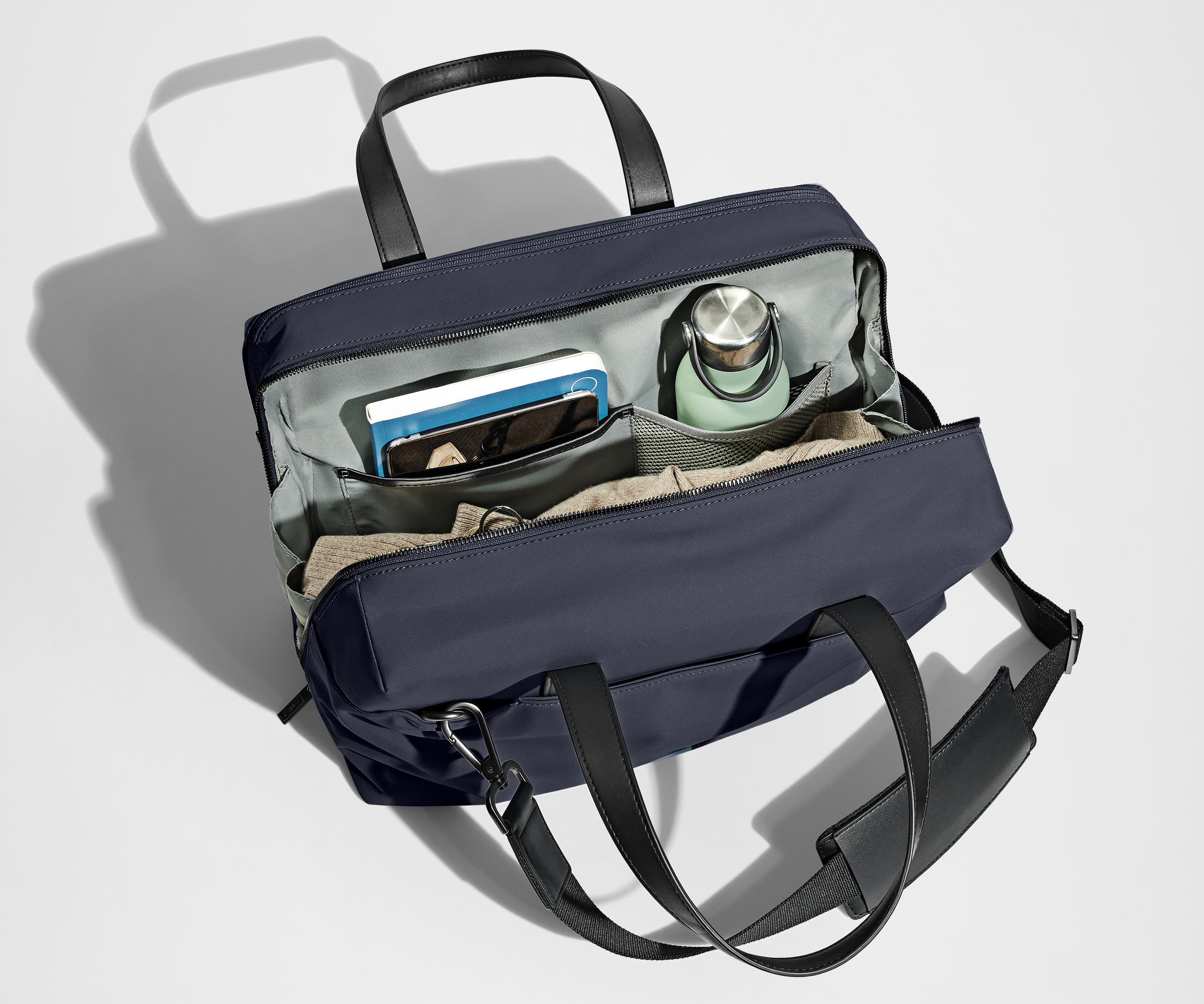 The Everywhere Bag in Navy Blue - Image 3