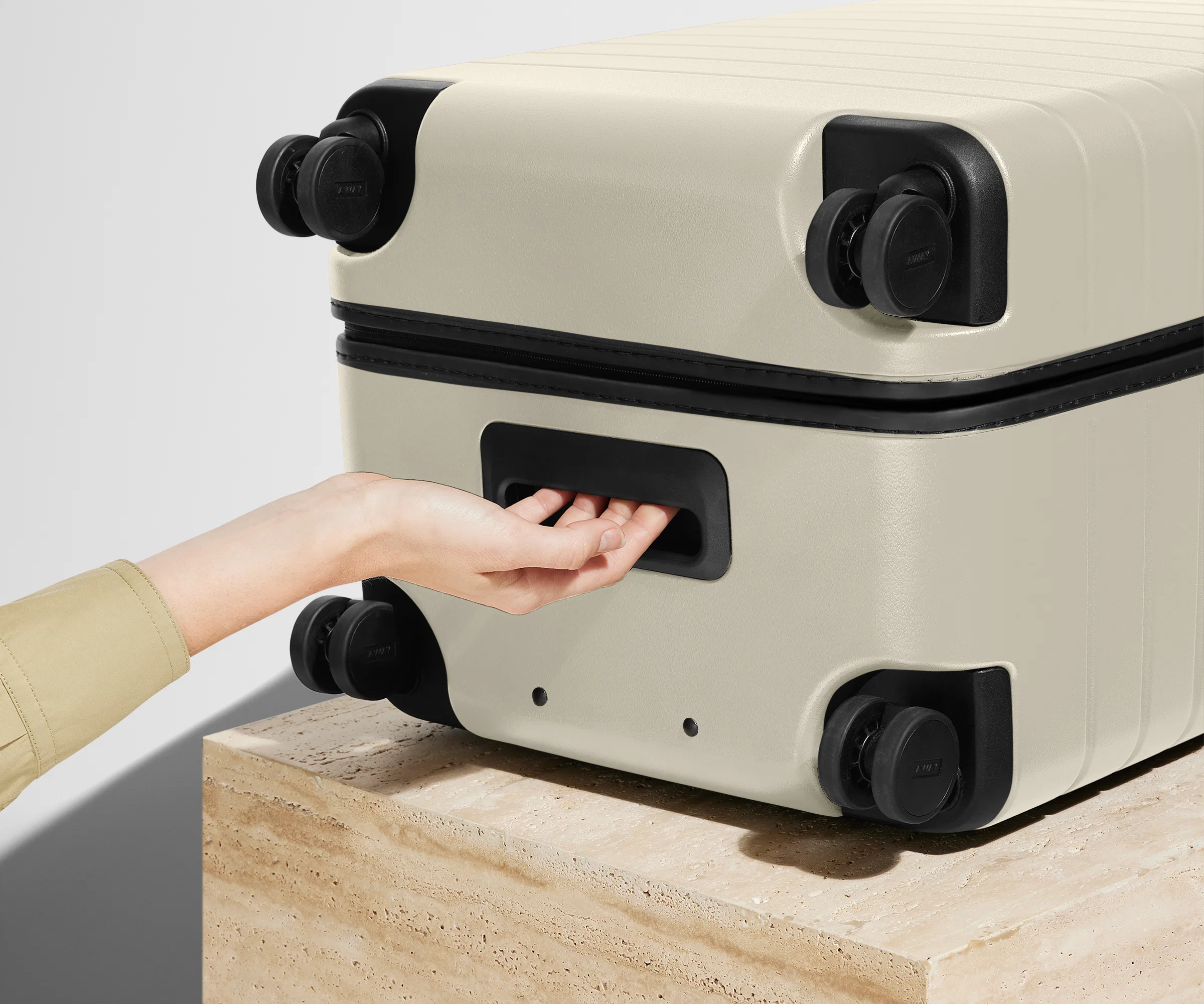 The Trunk in Salt White - Image 6