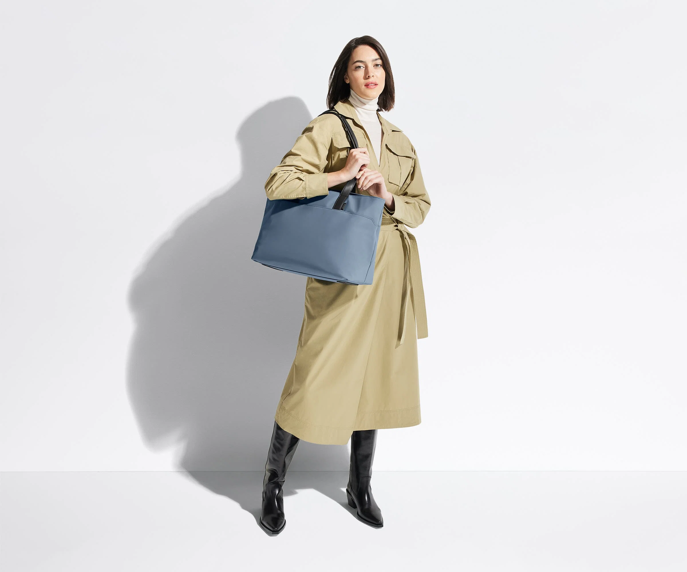 The Everywhere Tote in Coast Blue - Image 5