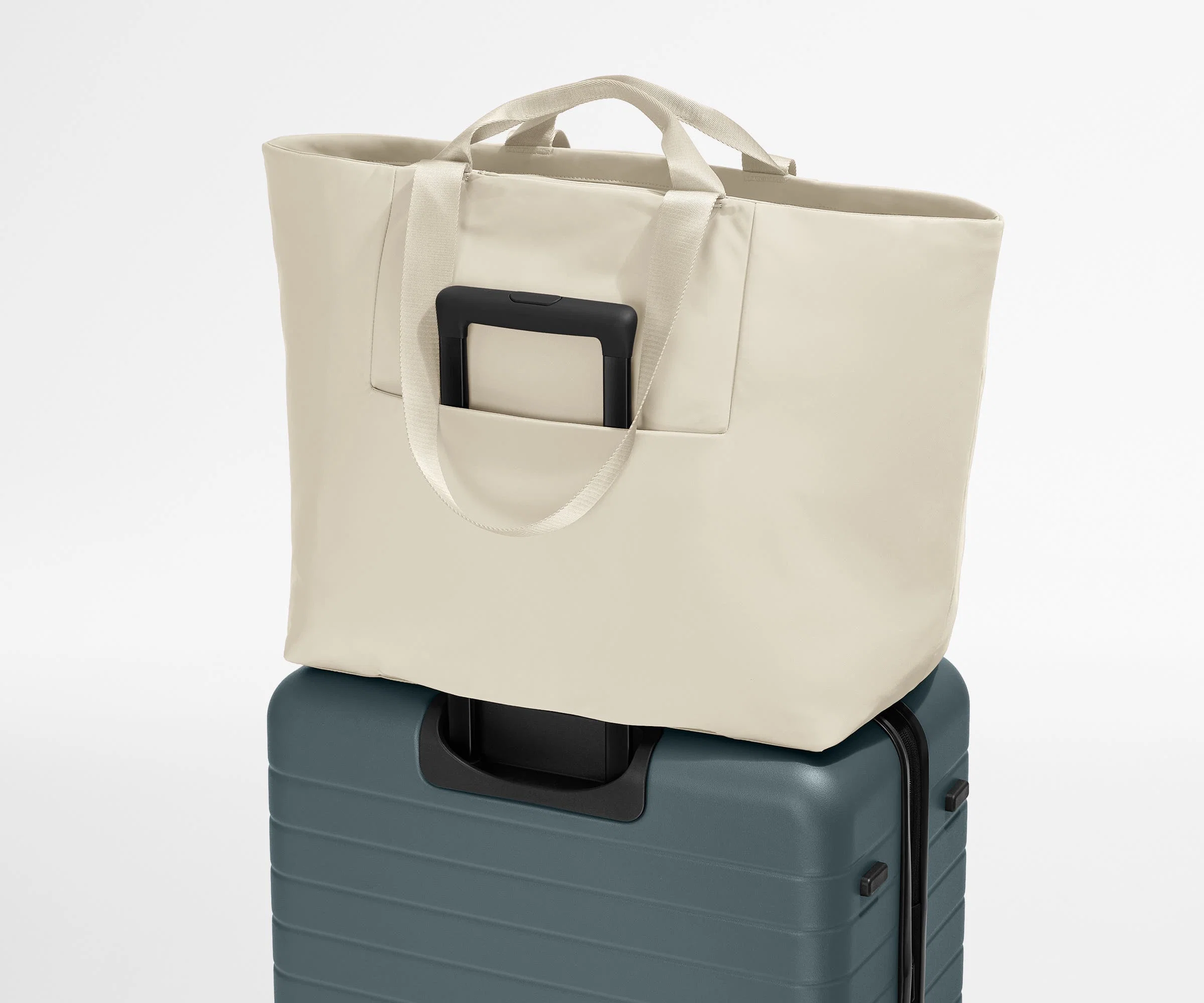 Large Featherlight Tote in Salt White - Image 9