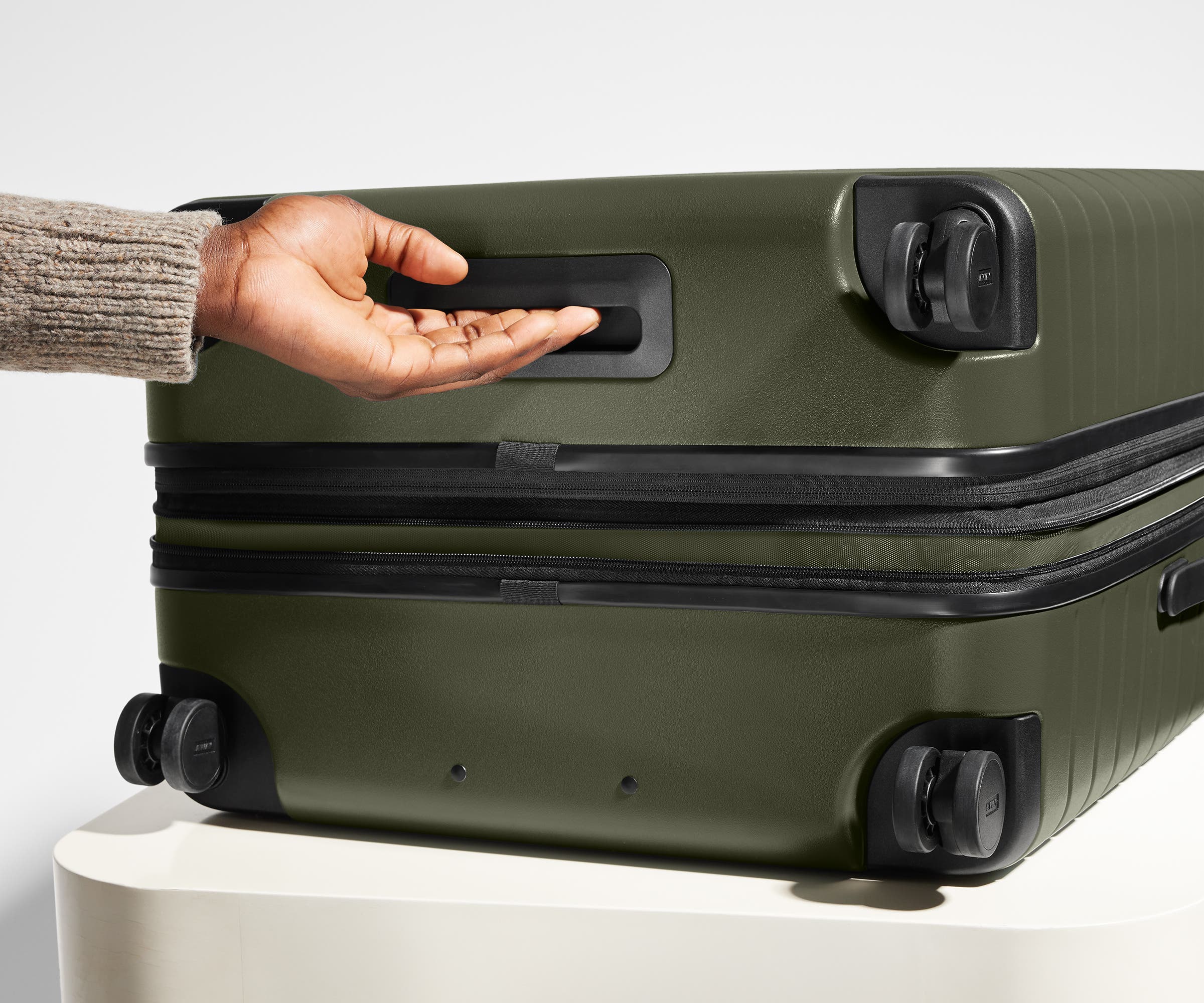 The Large Flex in Olive Green - Image 7