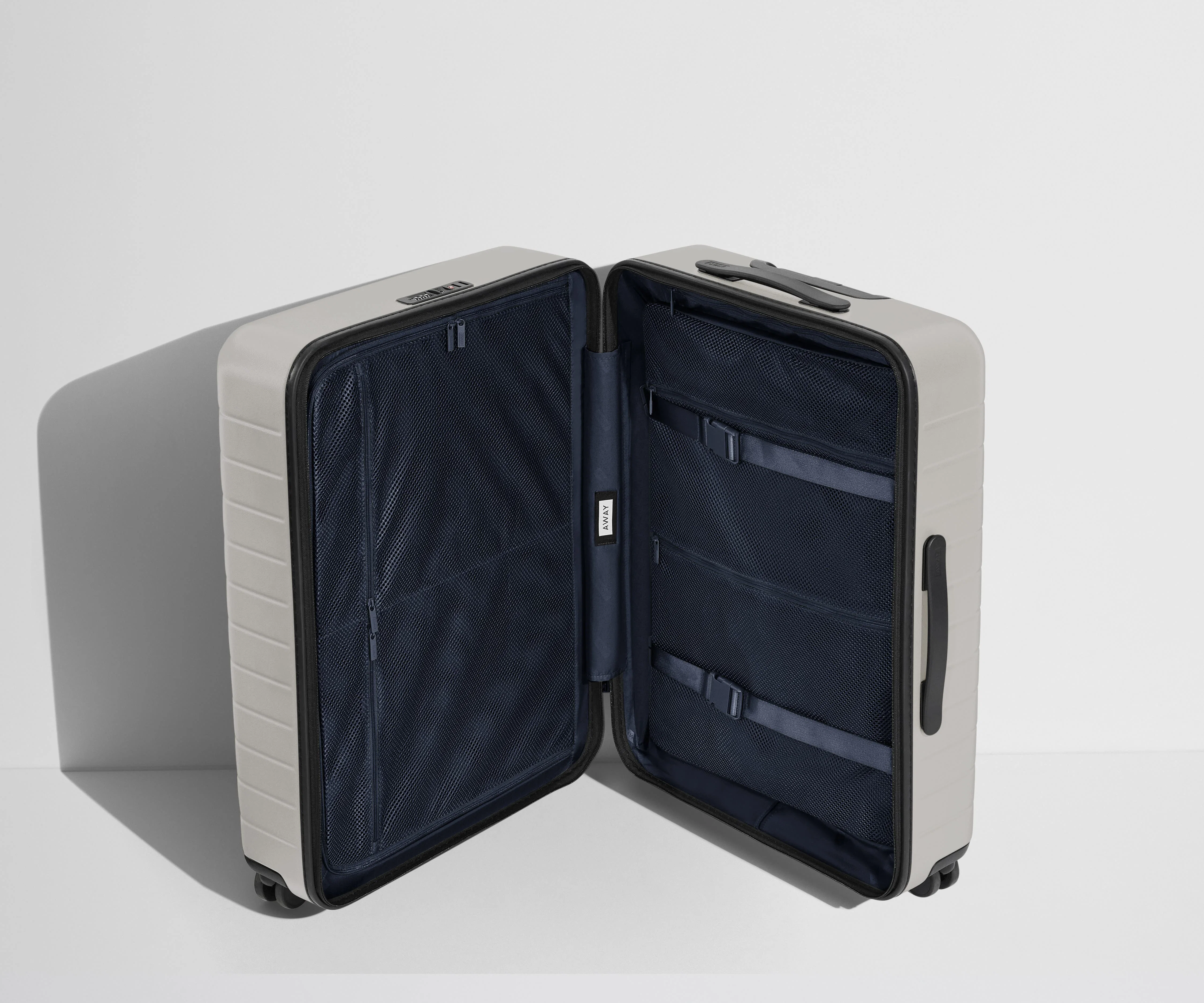 The Medium in Cloud Gray - Image 9