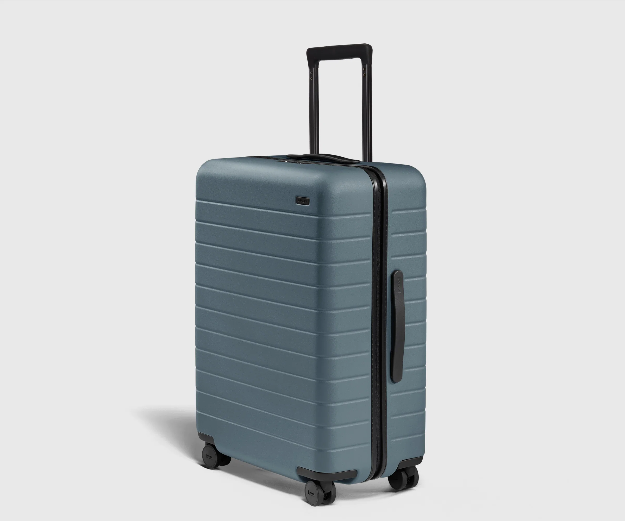 The Medium in Coast Blue - Image 6