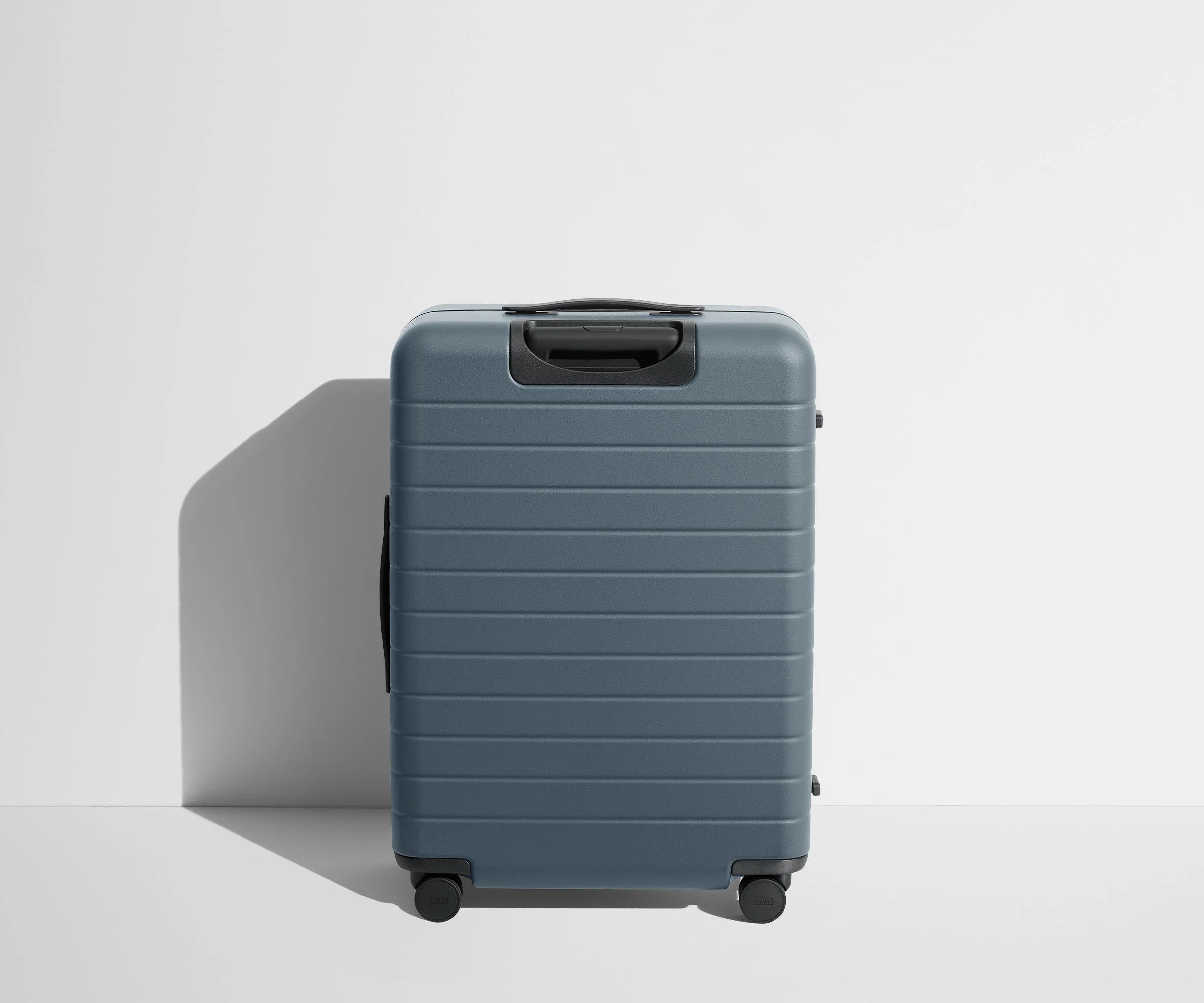 The Medium in Coast Blue - Image 7