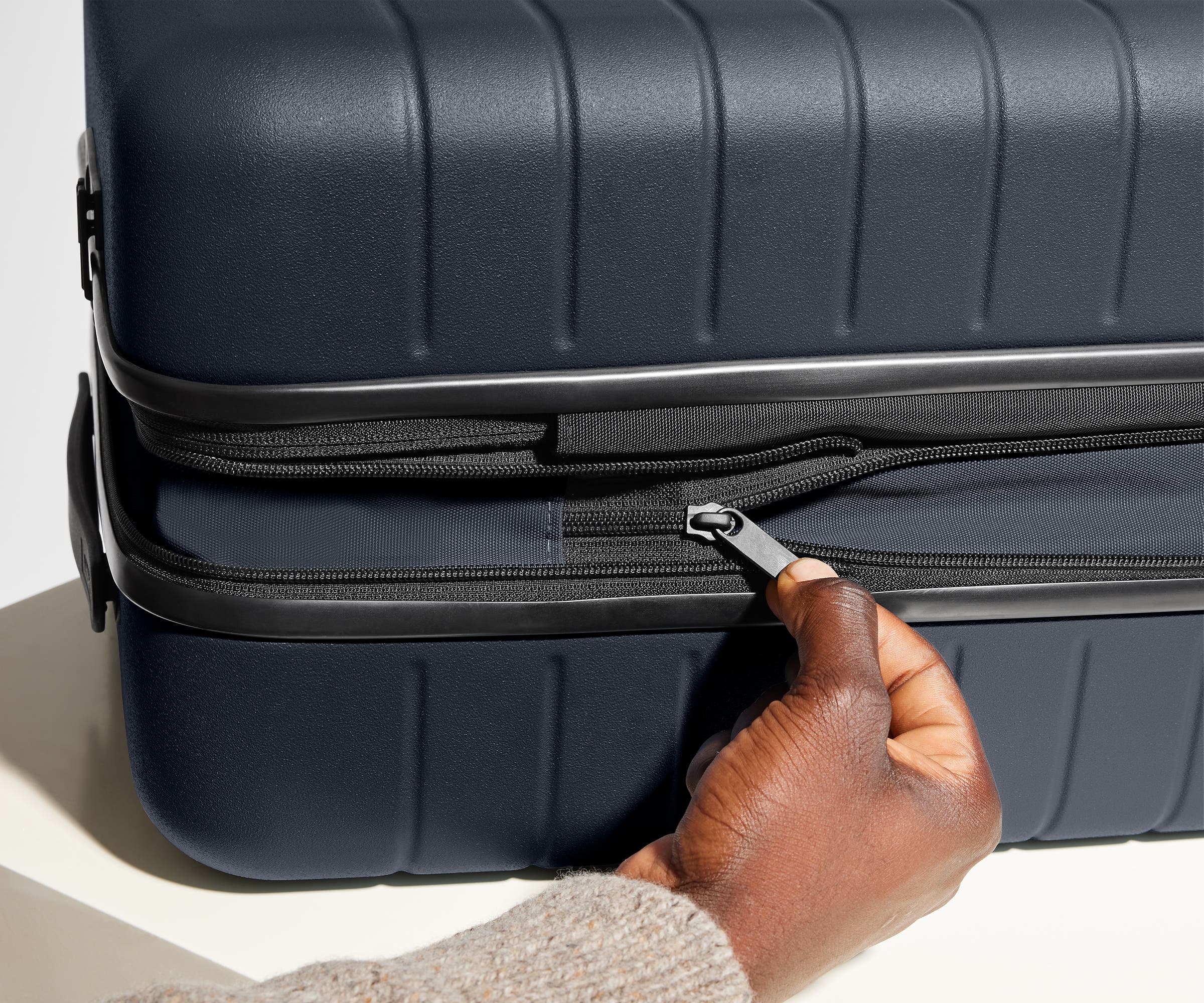 The Medium Flex in Navy Blue - Image 5
