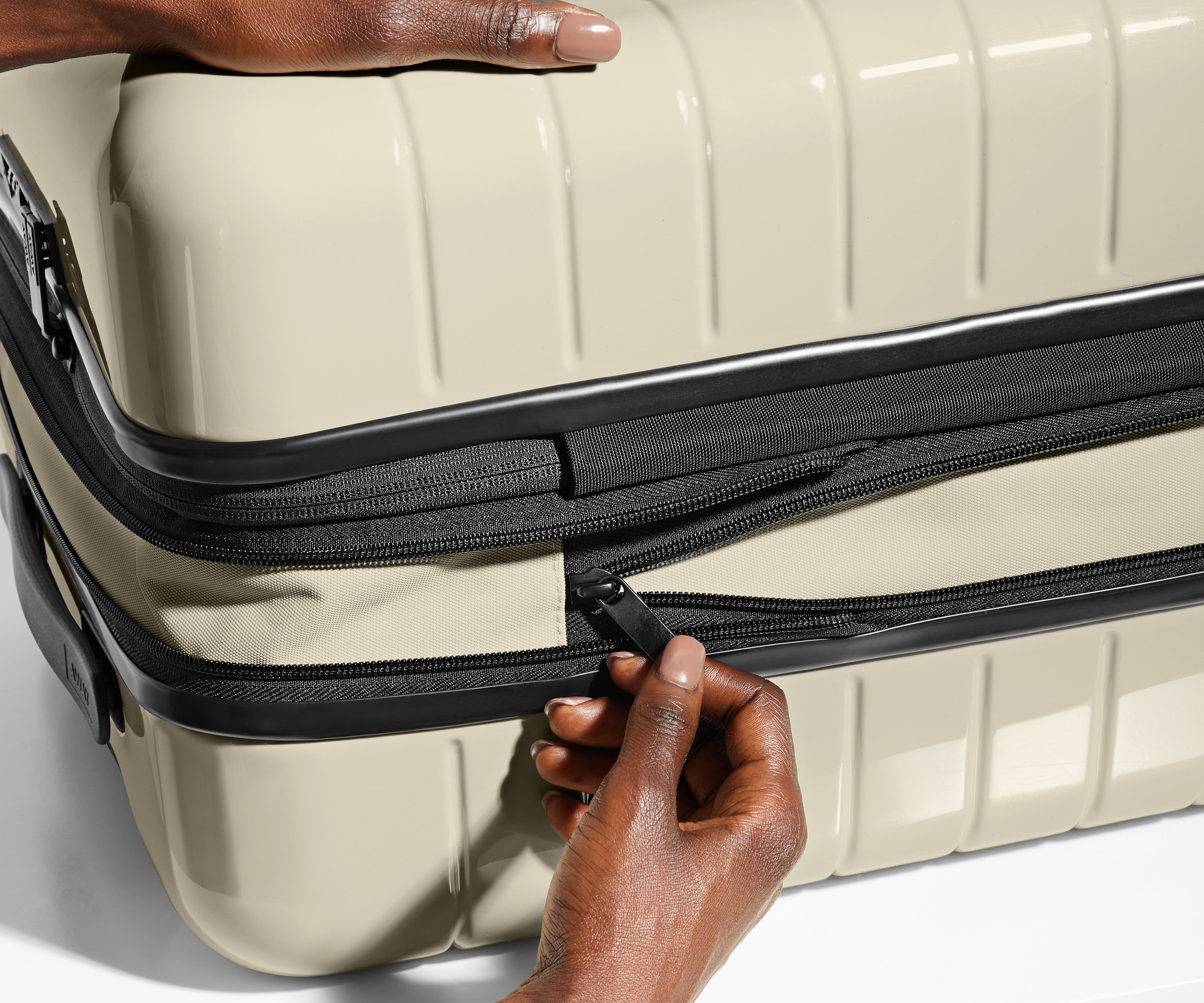 The Medium Flex in Salt White (Gloss) - Image 5