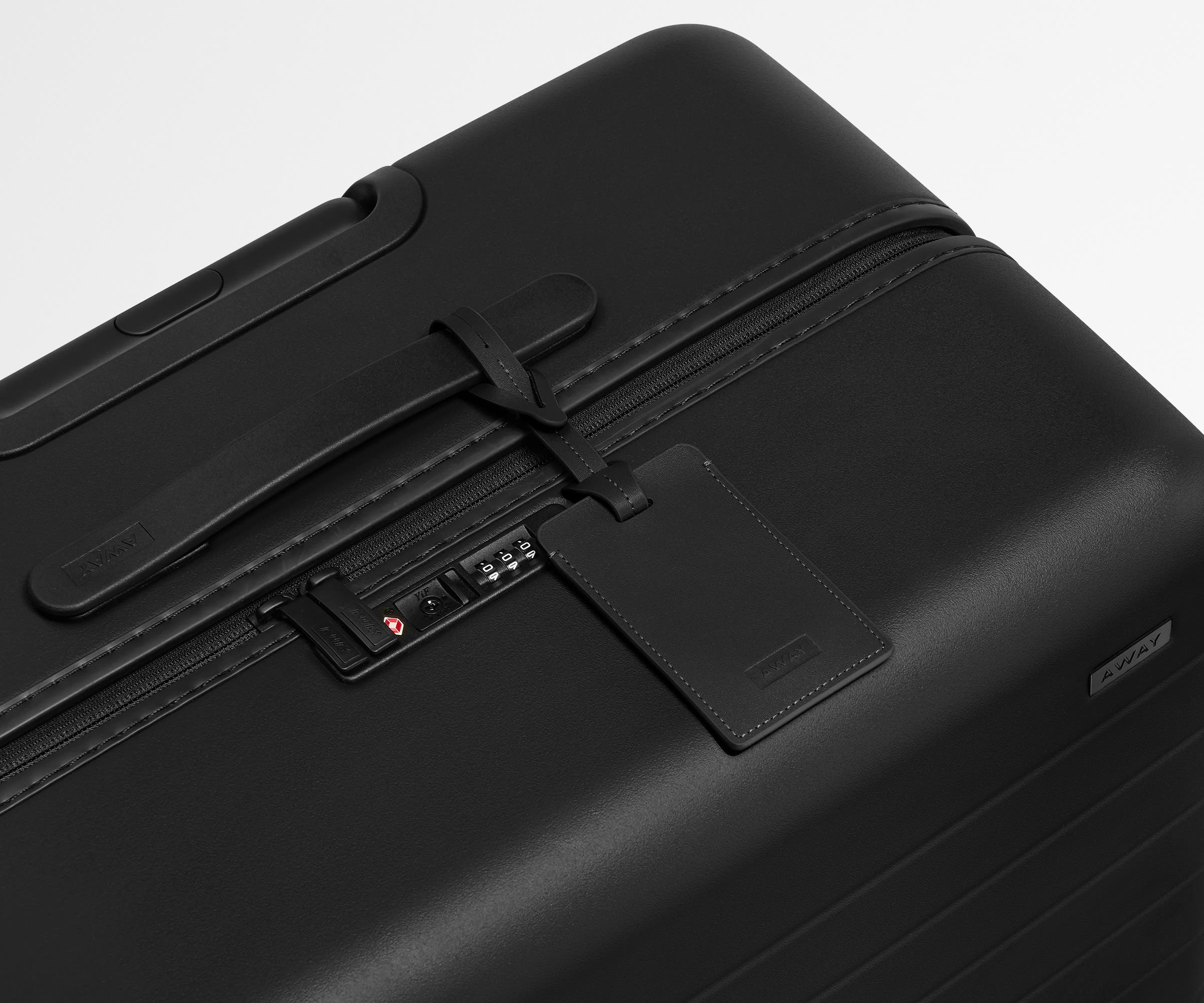 The Medium in Jet Black - Image 8