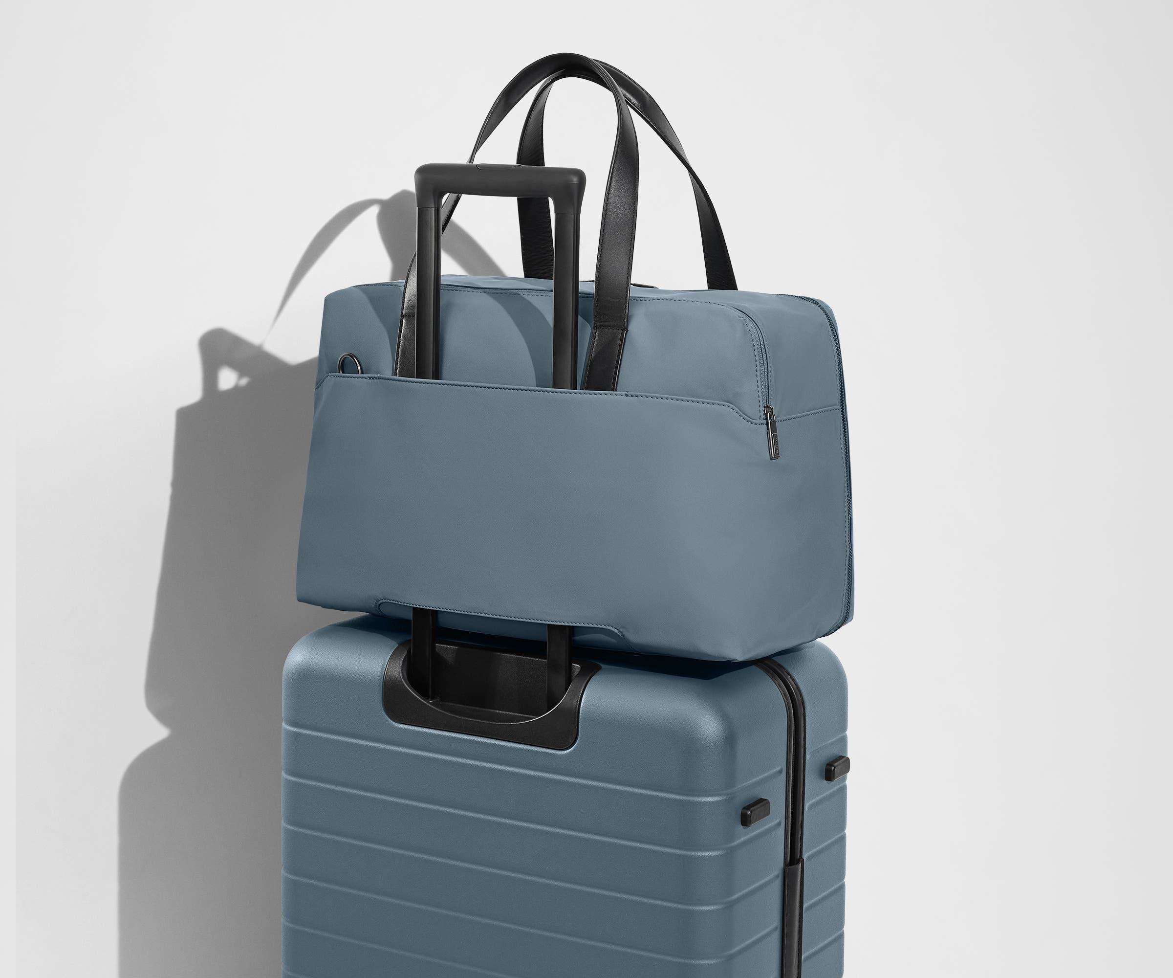 The Overnight Bag in Coast Blue - Image 7
