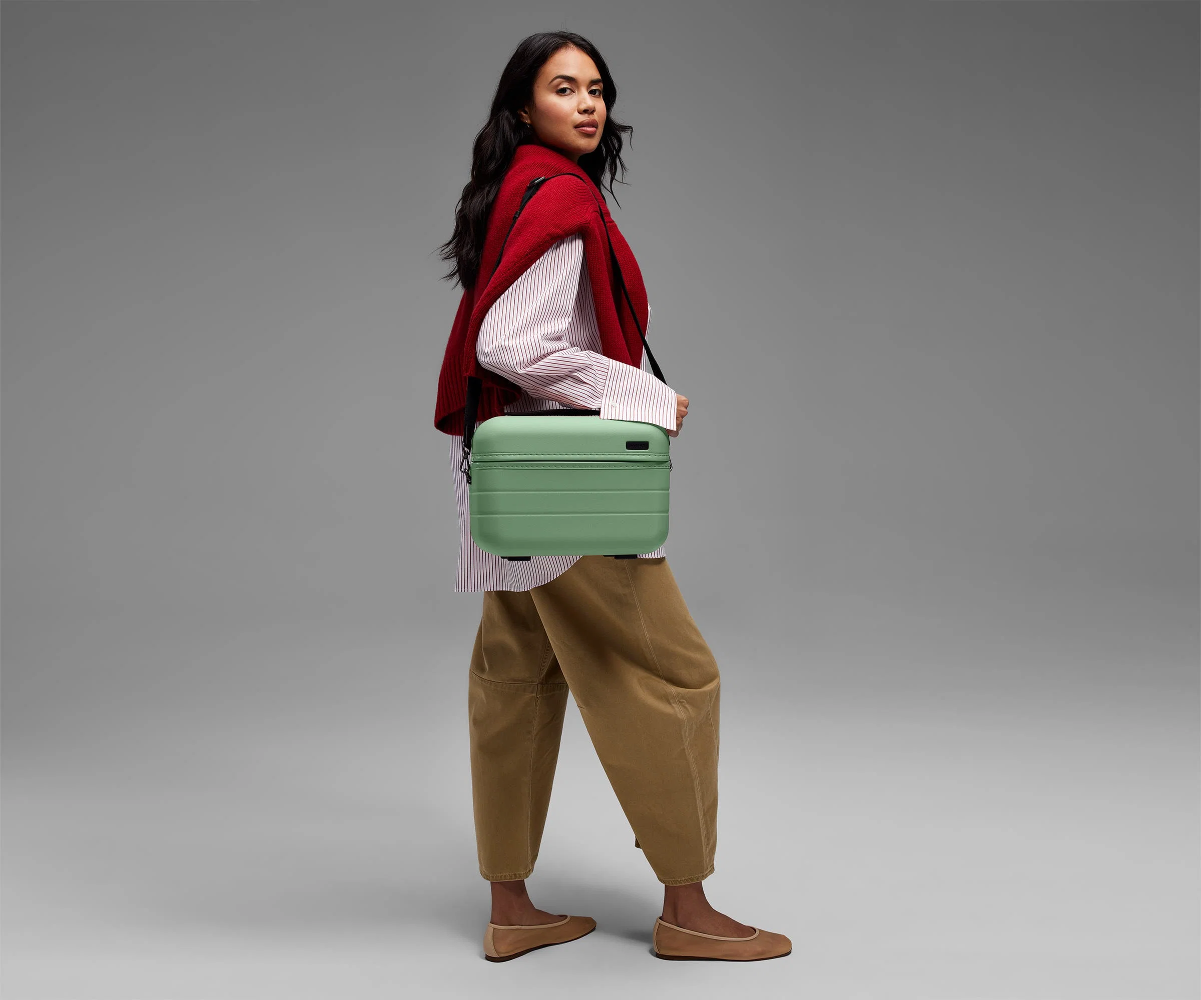 The Train Case in Sea Green - Image 3