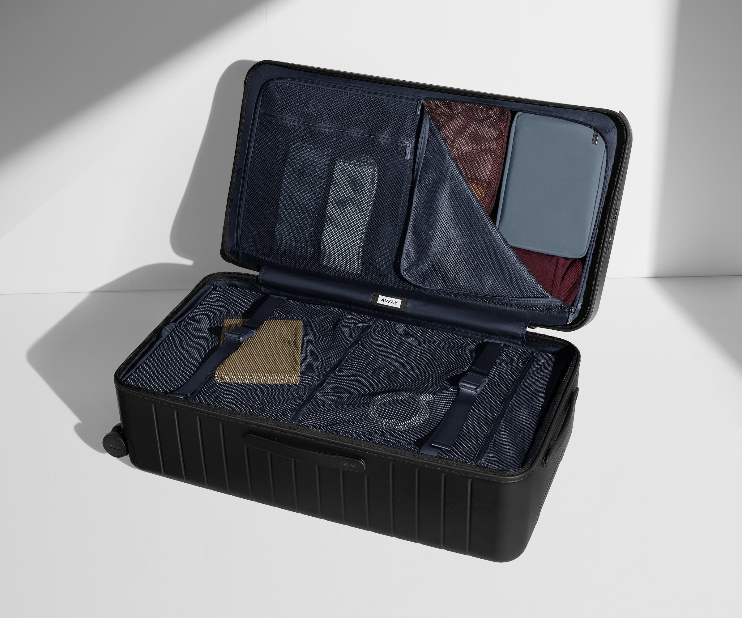 The Trunk in Jet Black - Image 5
