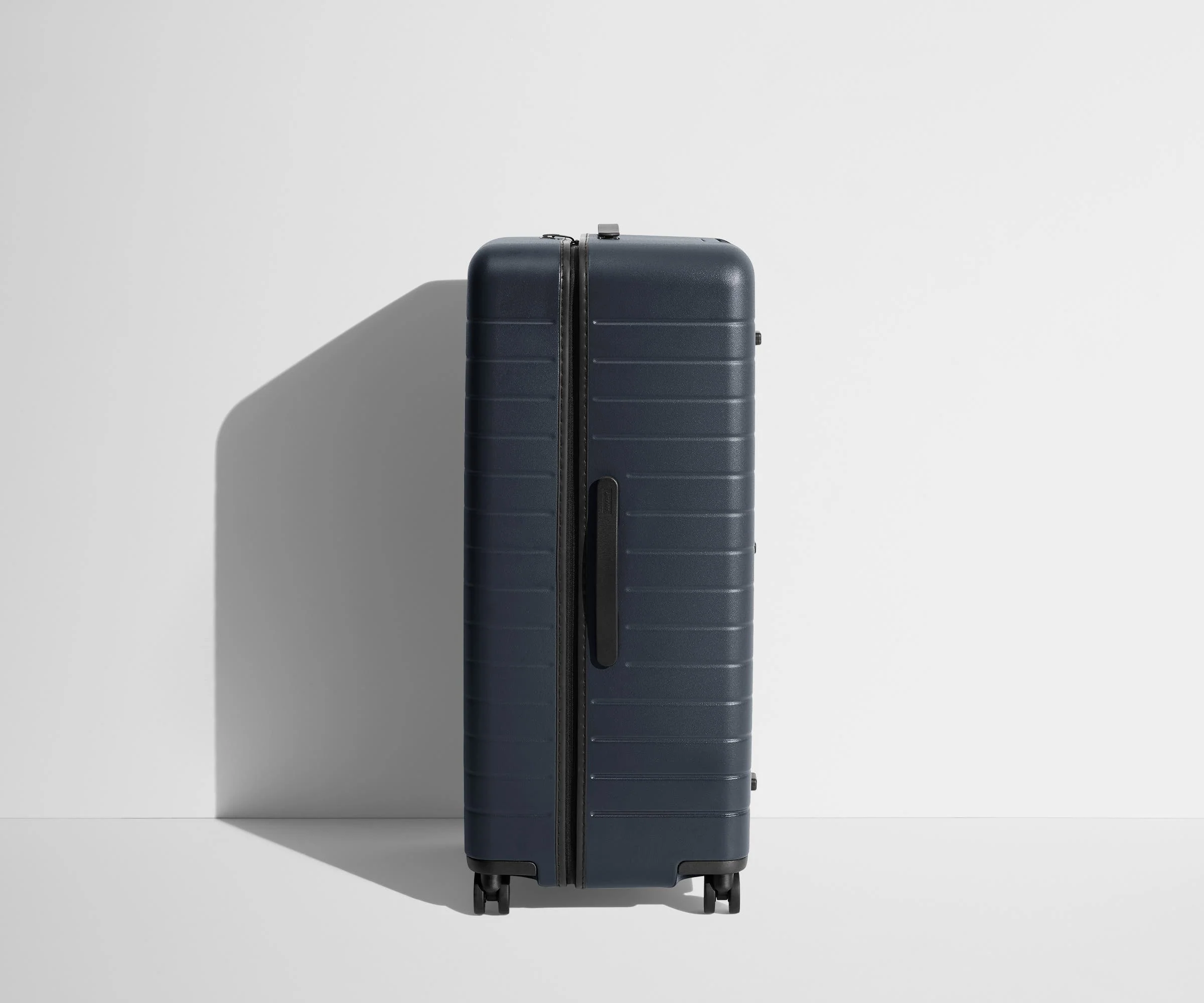 The Trunk in Navy Blue - Image 3